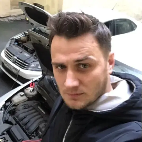 Алексей Перов