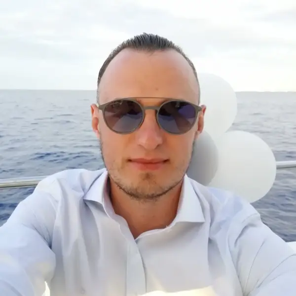 Максим Б.