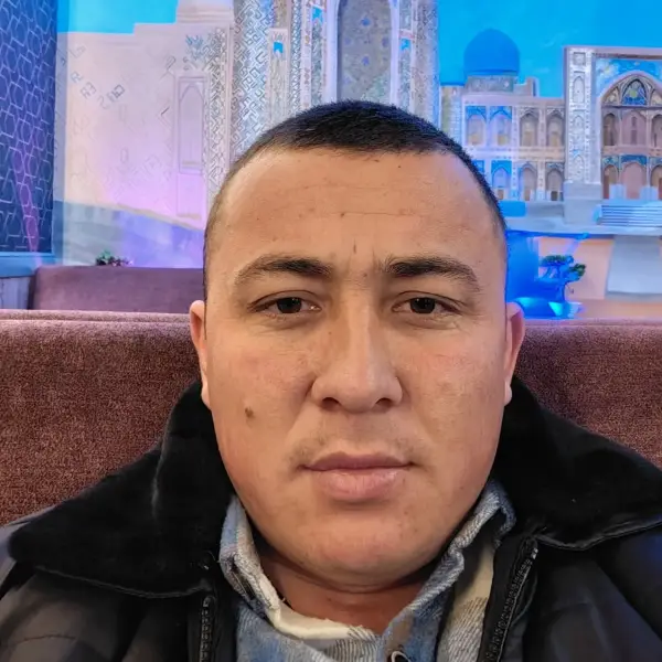 Жасур Ахмедов