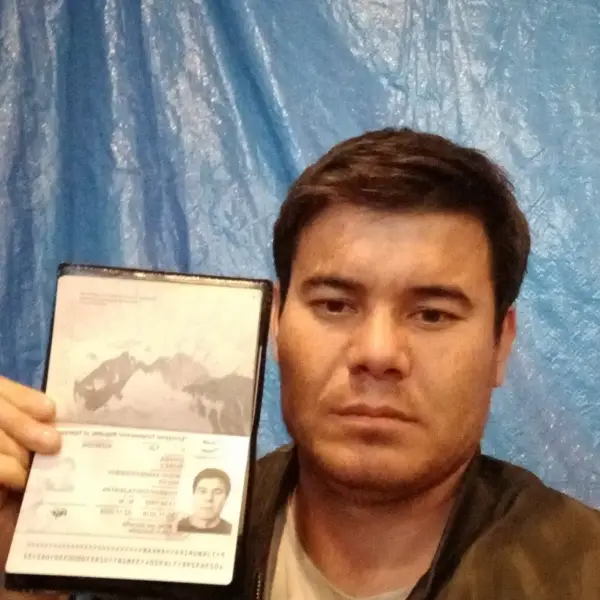 Анвар Б.