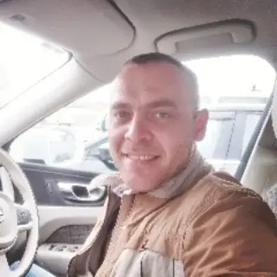 Иззет Браун