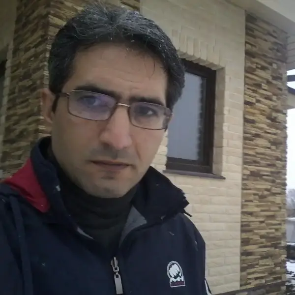 Карен Адамян
