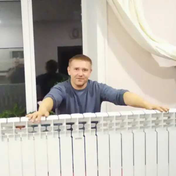 Олег Извеков