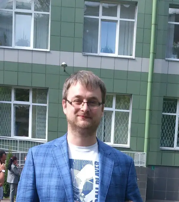 Владимир Карлов