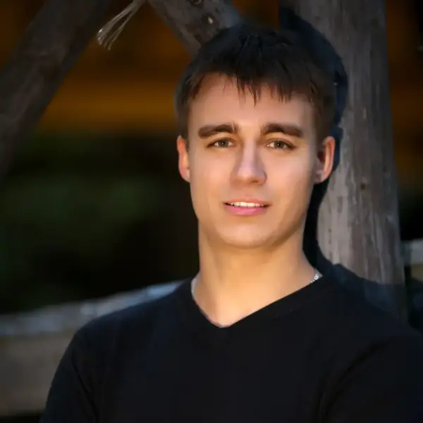 Артем О.