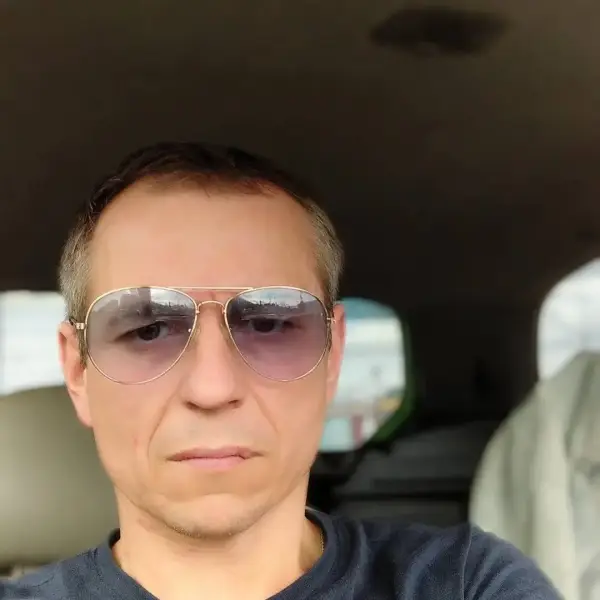 Роман Валентинович И.