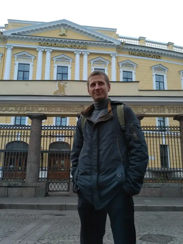 Александр Шутов