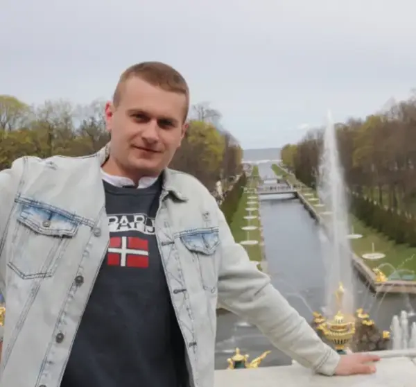 Максим Гнездилов