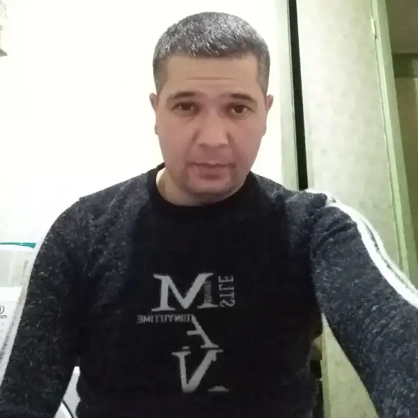 Жавлонбек Давлетов