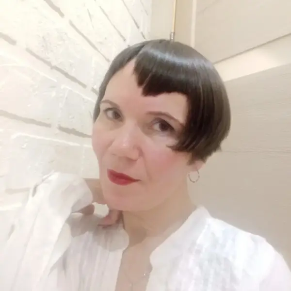 Елена Долгополова