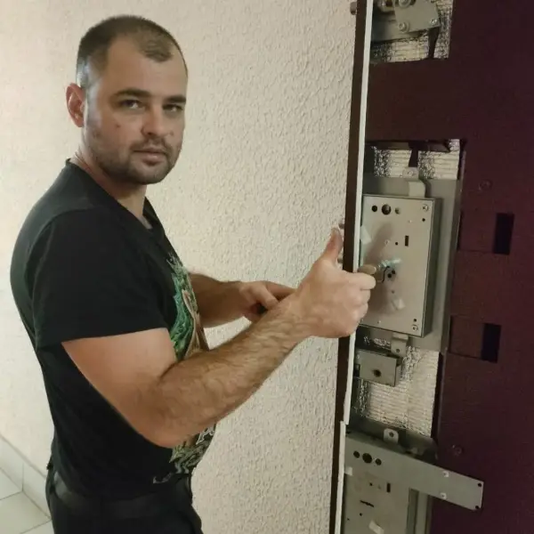Денис Р.
