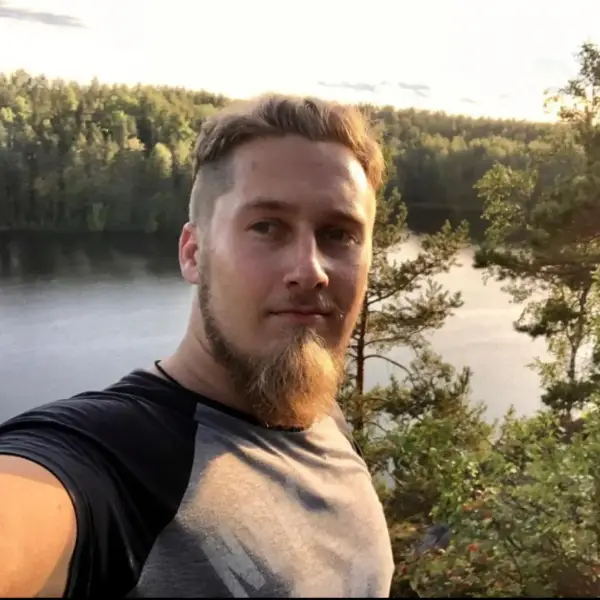 Михаил Жуковский