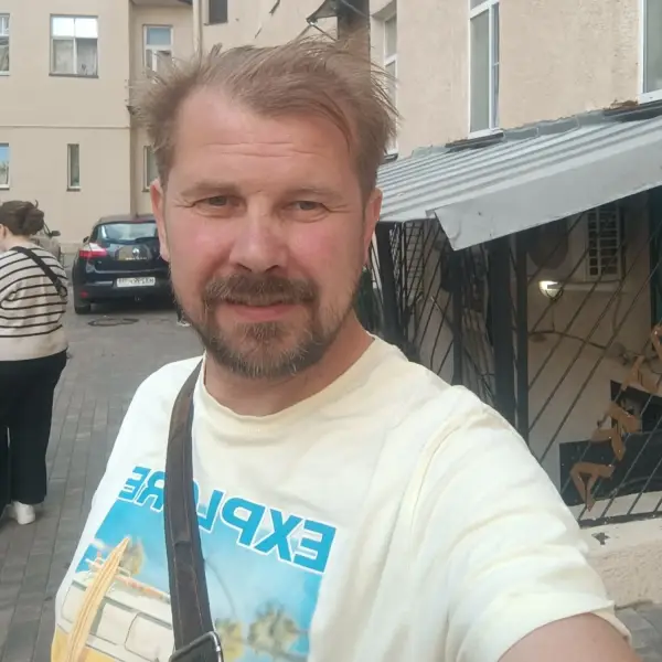 Павел Макаров