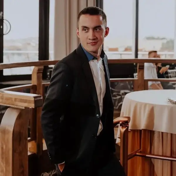 Александр Умаров
