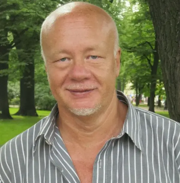Павел Суворов