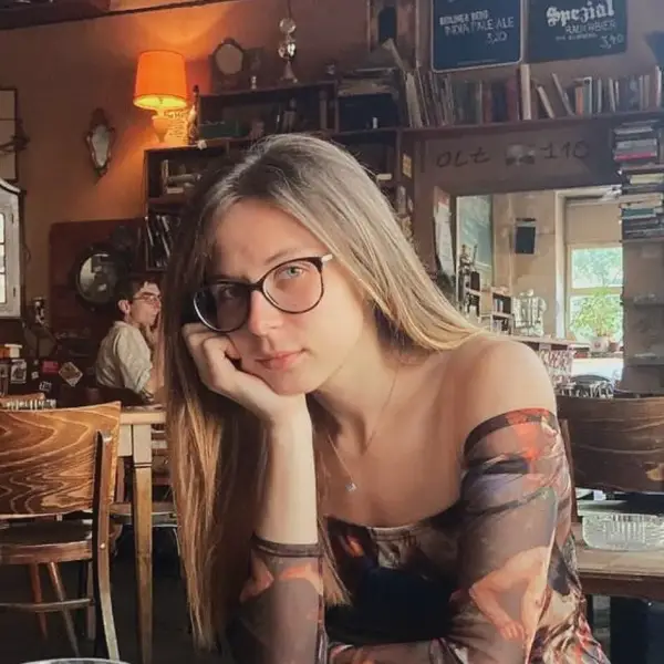Александра Плешкова