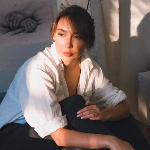 Анжела Кан