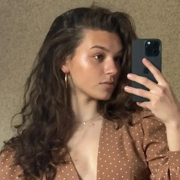 Юлия Меньшикова