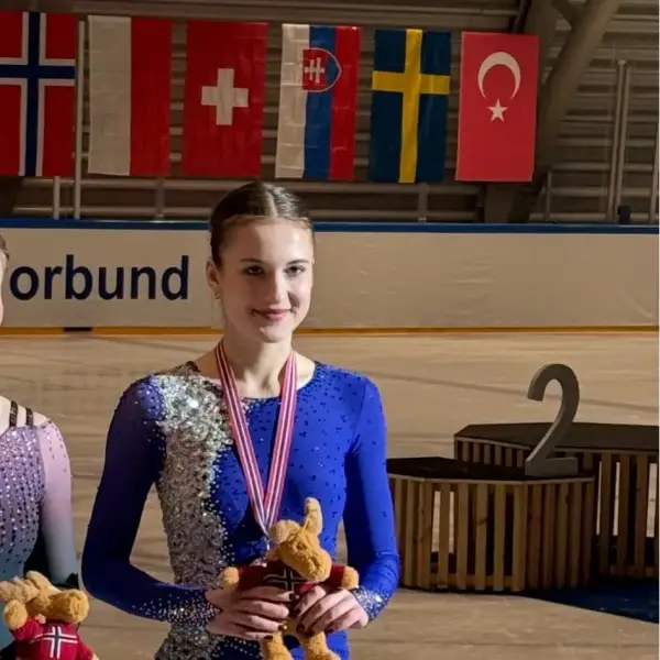 Олеся Леонова