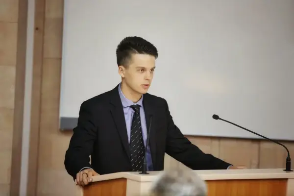 Александр Макаров