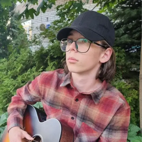 Данила Лескин