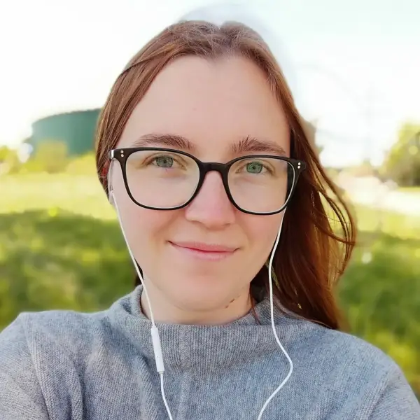 Алина Безрукавникова