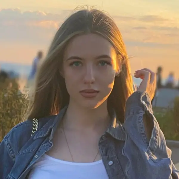 Элеонора Величко