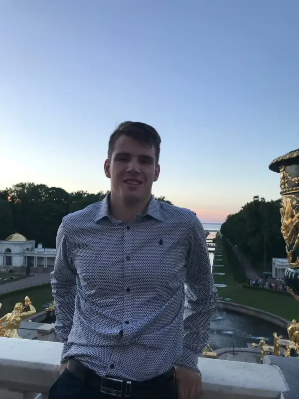 Александр Емельянов