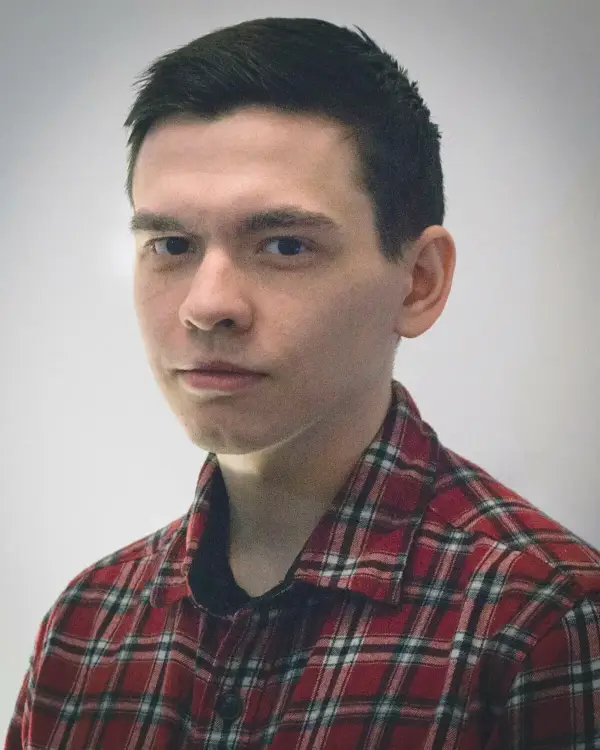 Роман Мельников