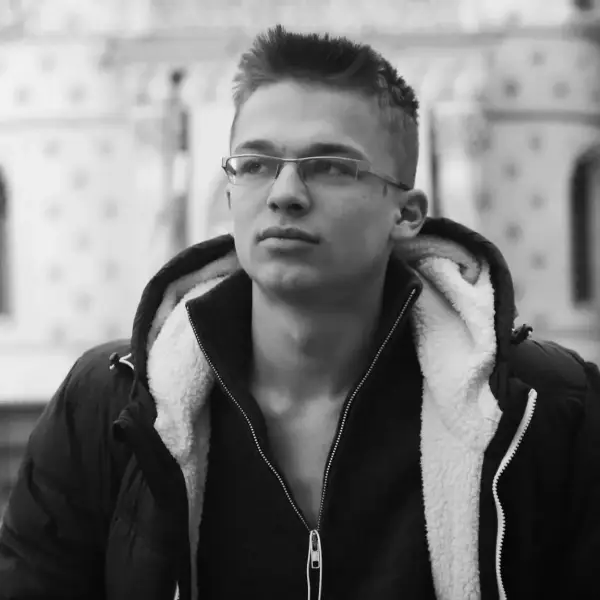 Андрей Наумов