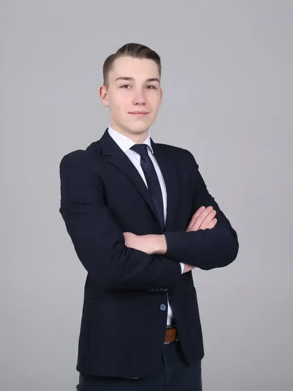 Лев Е.