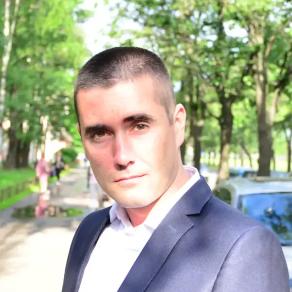 Олег Захаров