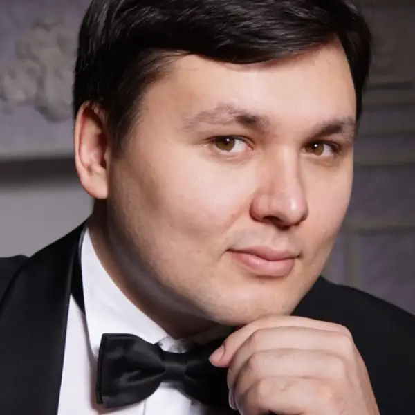 Денис Снигирев