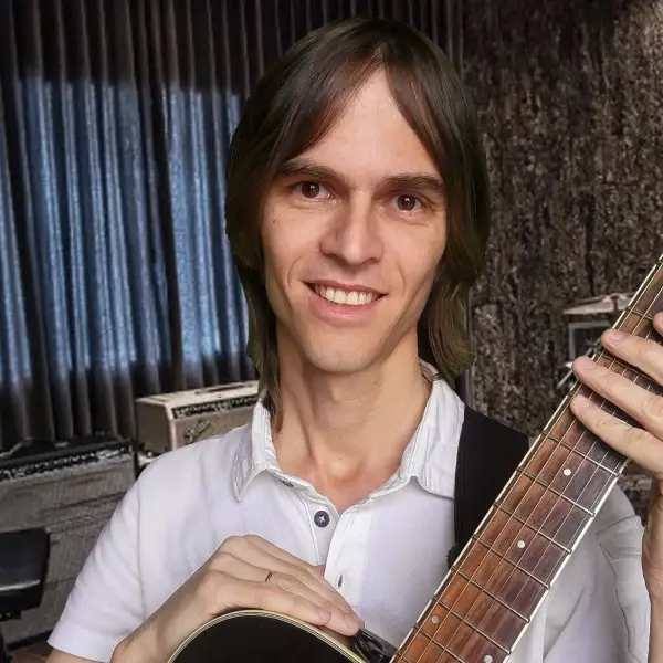 Антон Медведев