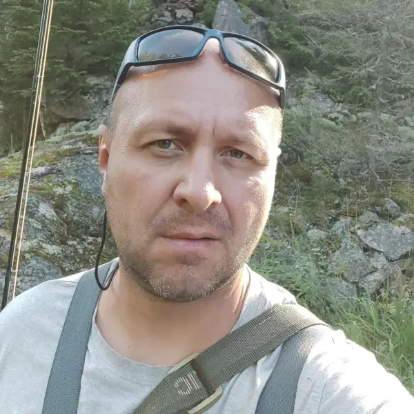 Артем Шарапов