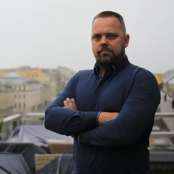 Павел Макаров