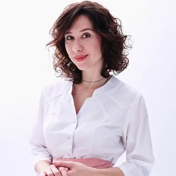 Алина Наволока