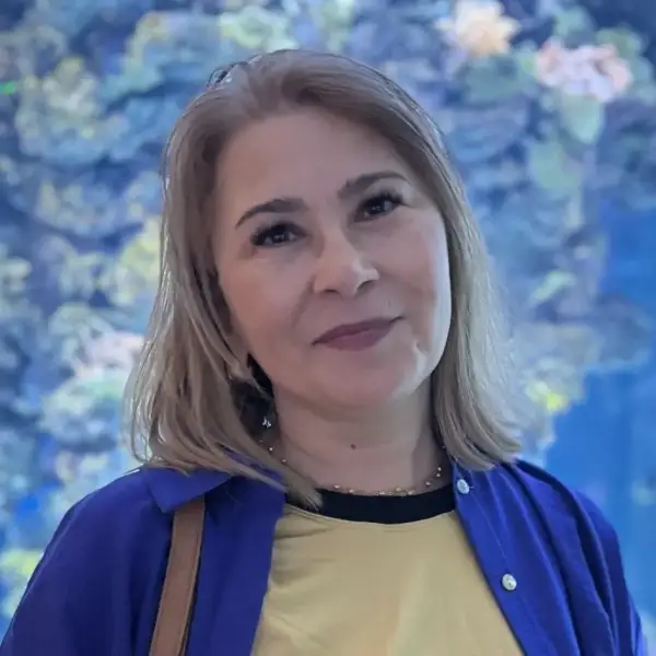Лариса Султанова