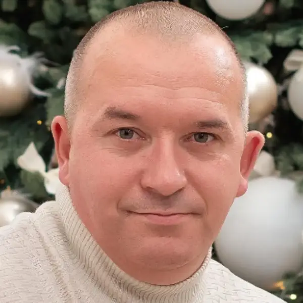 Илья Семенов