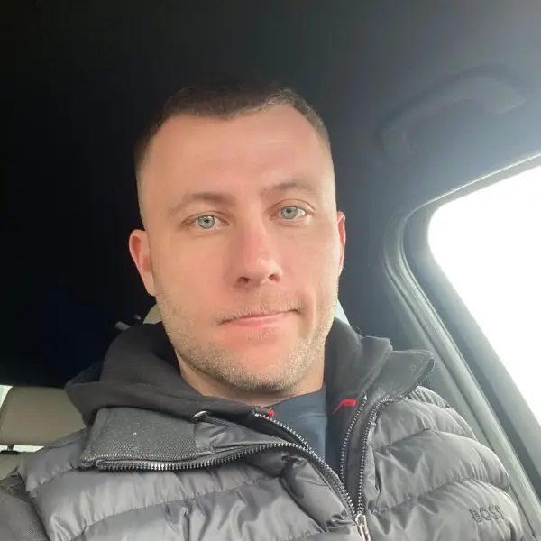 Олег Савельев
