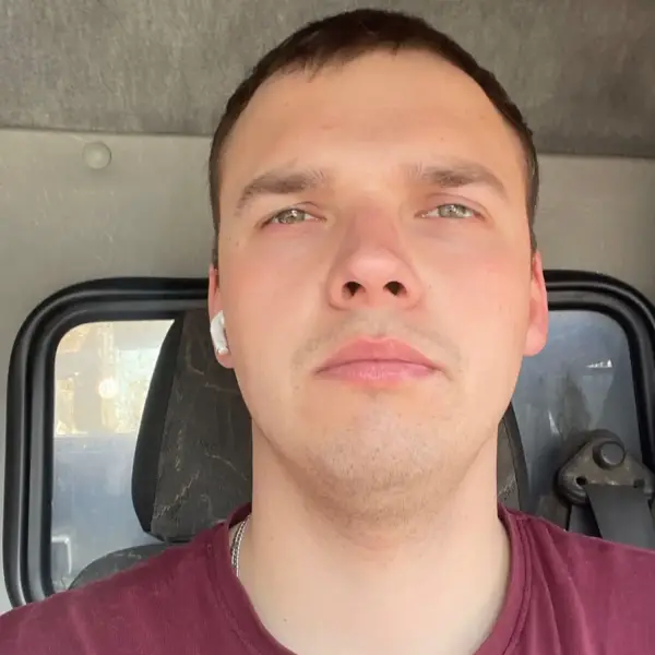 Алексей Тихонов