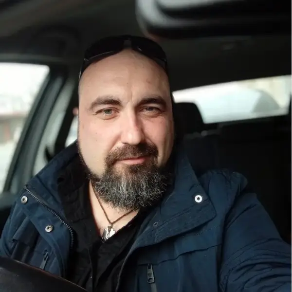 Денис Иванов