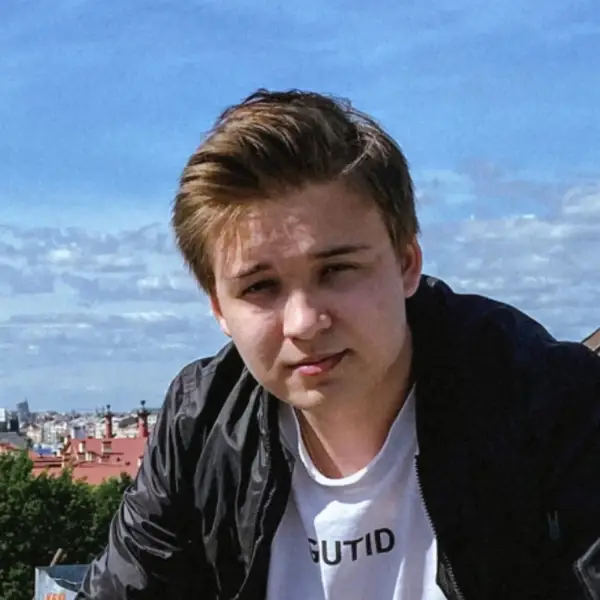 Евгений Закарьяев
