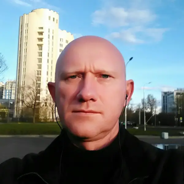 Максим Саушин