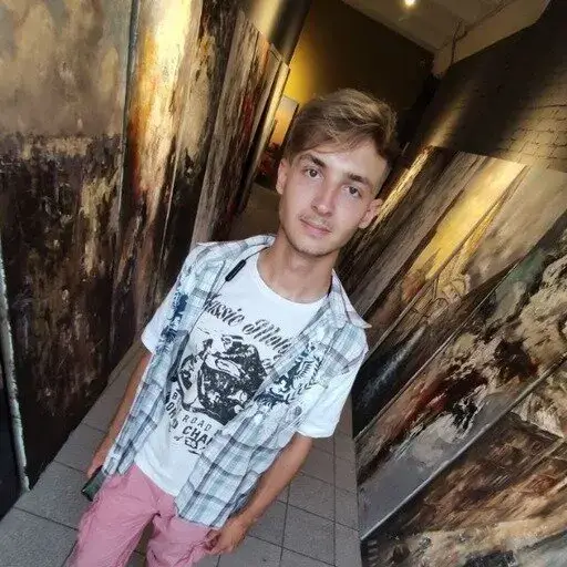 Артем С.