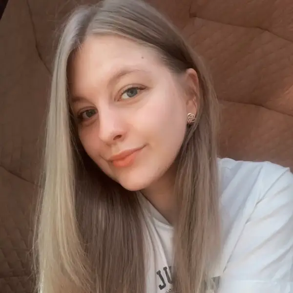 Анна Николаева