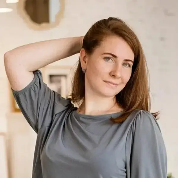 Анна Ларионова