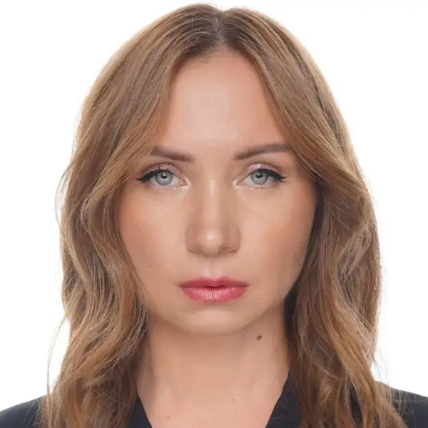 Елена Леонова