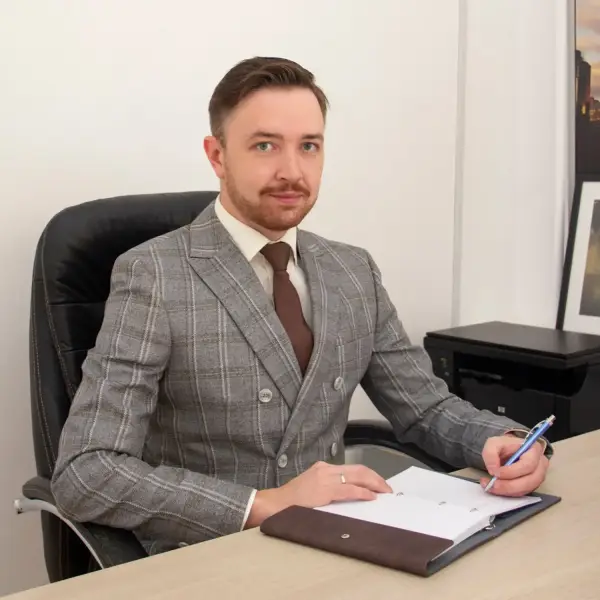 Роман Нелюбов