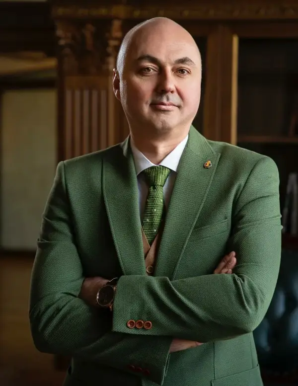Андрей Костин